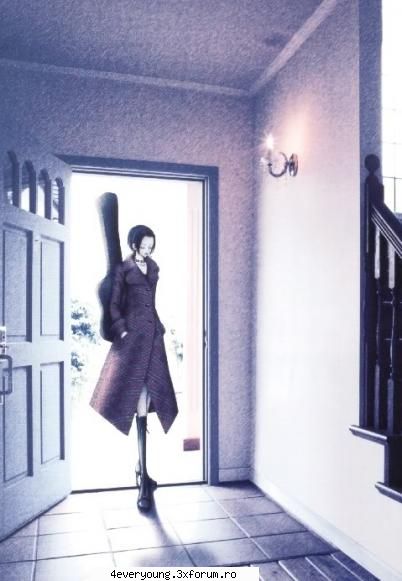 �n tren, �n drum spre tokio pentru a se �nt�lni cu iubitul ei, shoji, nana komatsu (